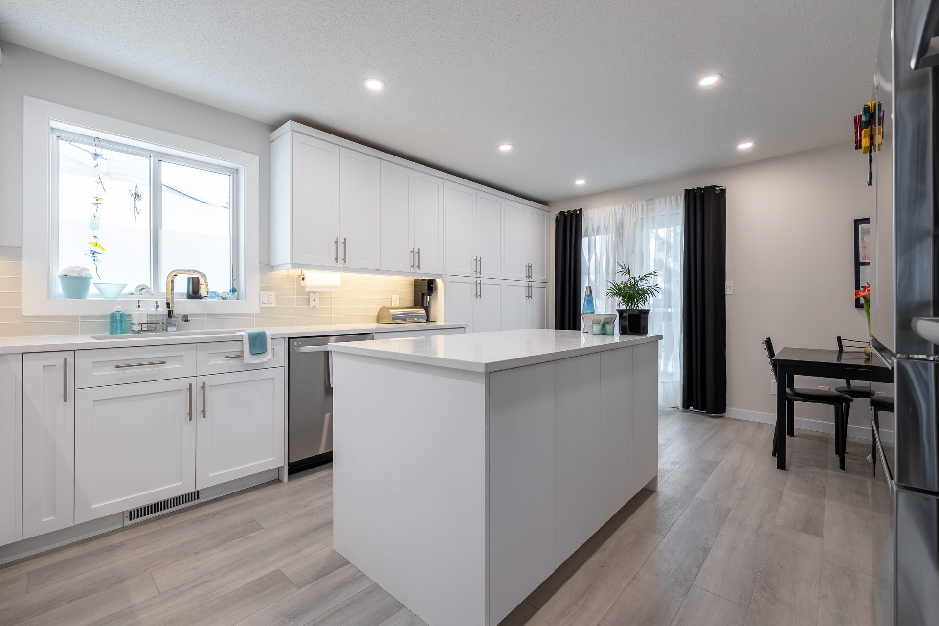 Kitchen Remodeling: Transform Your Cooking Space with Smart Design